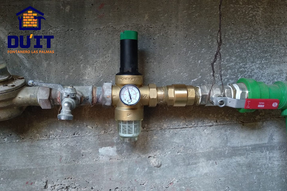 Fontanero para instalación de reductores de presión de agua – Fontanero Las  Palmas